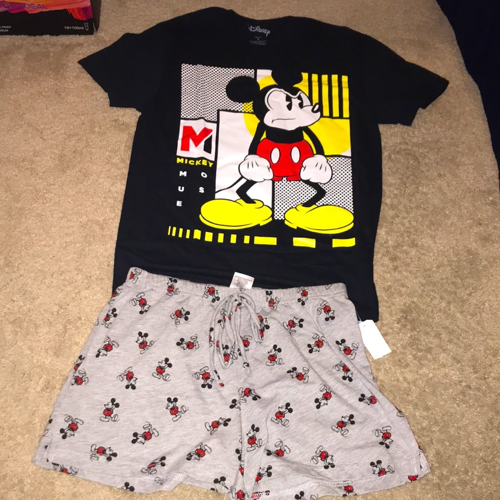 NWT Disney Women’s Pajama Set
